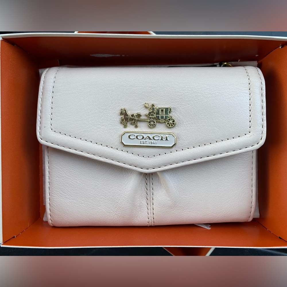 Vintage Coach Leatherware Wallet Never Used!